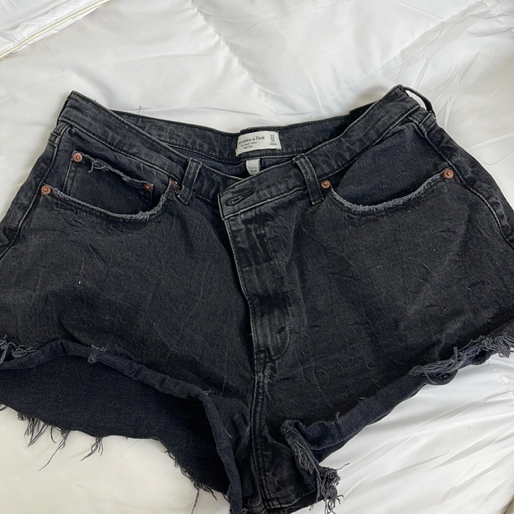 Abercrombie “The Cutoff Short High Rise”